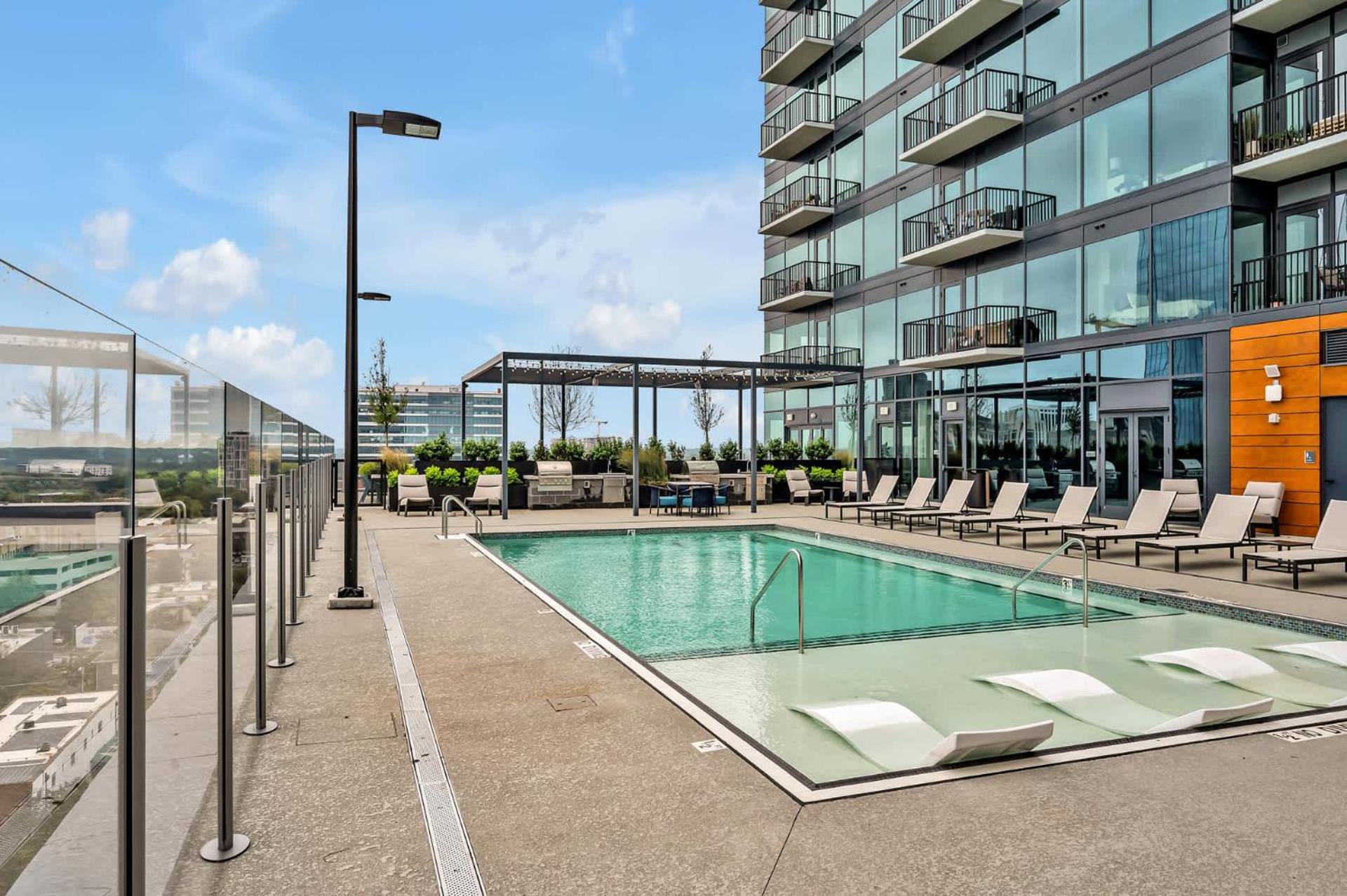 High-Rise Apt Raleigh Free Parking & Sunset View 1 Dış mekan fotoğraf